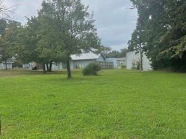 230 E Seminole Drive, Eufaula, OK 74432