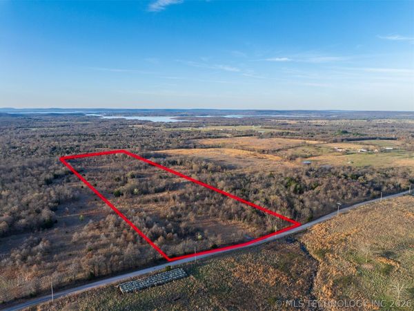 2 E 1110 Road , Checotah, OK 74426