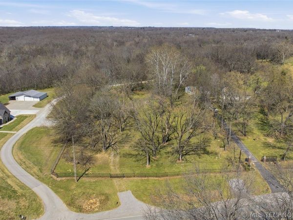 E 161st Street S, Coweta, OK 74429