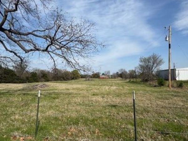 15962 W Highway 70 , Madill, OK 73446