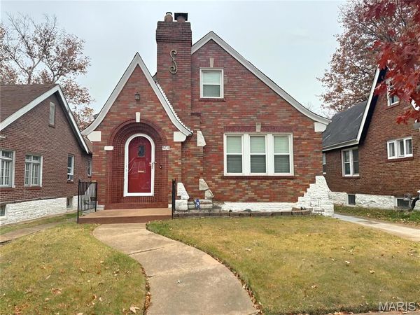 5730 Park Lane , St Louis, MO 63147