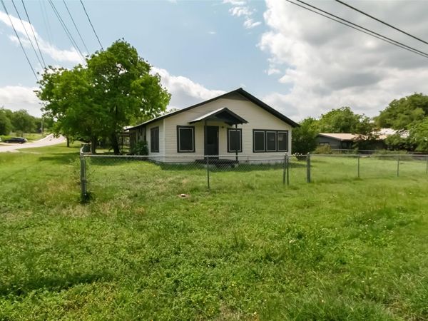 419 Avenue G, Marble Falls, TX 78654