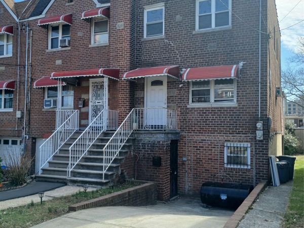 1042 E 233rd Street , Bronx, NY 10466