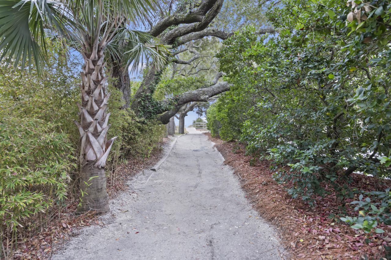 7000 Palmetto Drive Photo 19