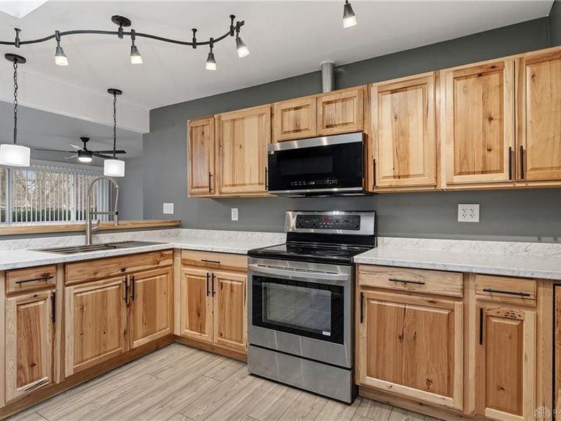 98 Gump Place, Trotwood, OH 45426 Photo 17