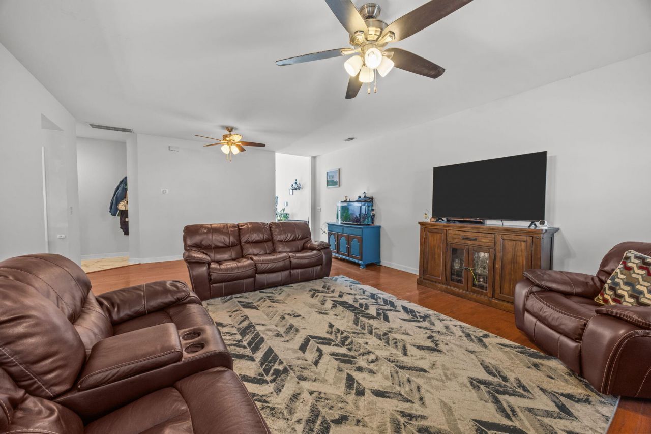 107 Longford Drive Photo 7