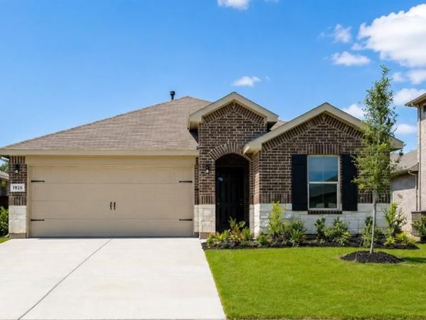 1920 CHEROKEE Lane, Cleburne, TX 76033