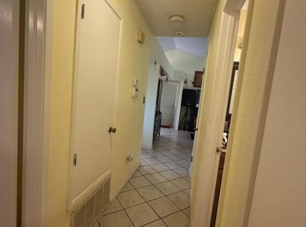 8118 Chateau Dr, Stockton, CA 95210 Photo