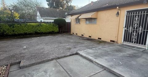 8118 Chateau Dr, Stockton, CA 95210 Photo