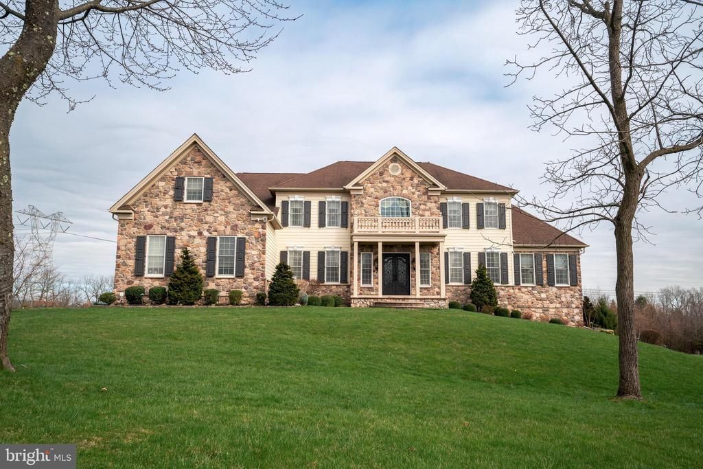 1036 AZLEN LANE , CHALFONT, PA 18914