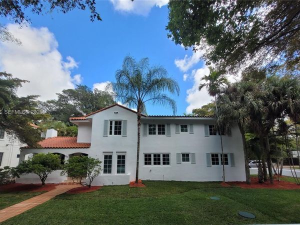 2111 Alhambra Cir , Coral Gables, FL 33134