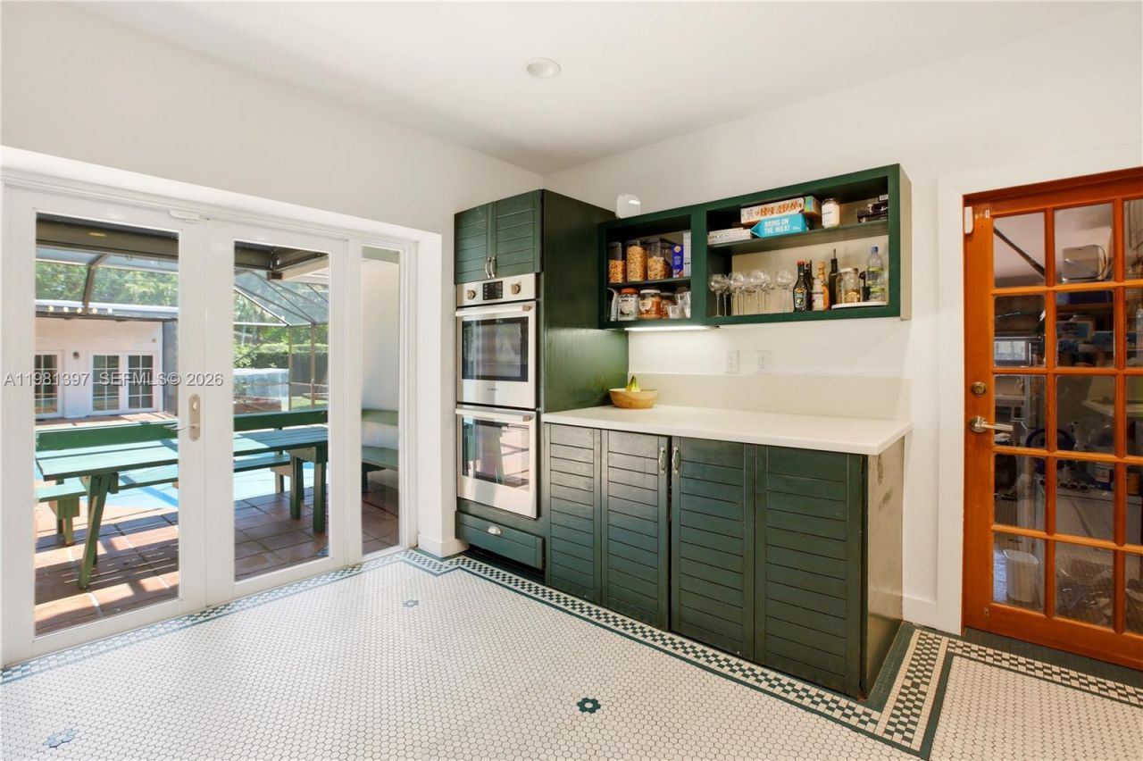 2111 Alhambra Cir, Coral Gables, FL 33134 Photo