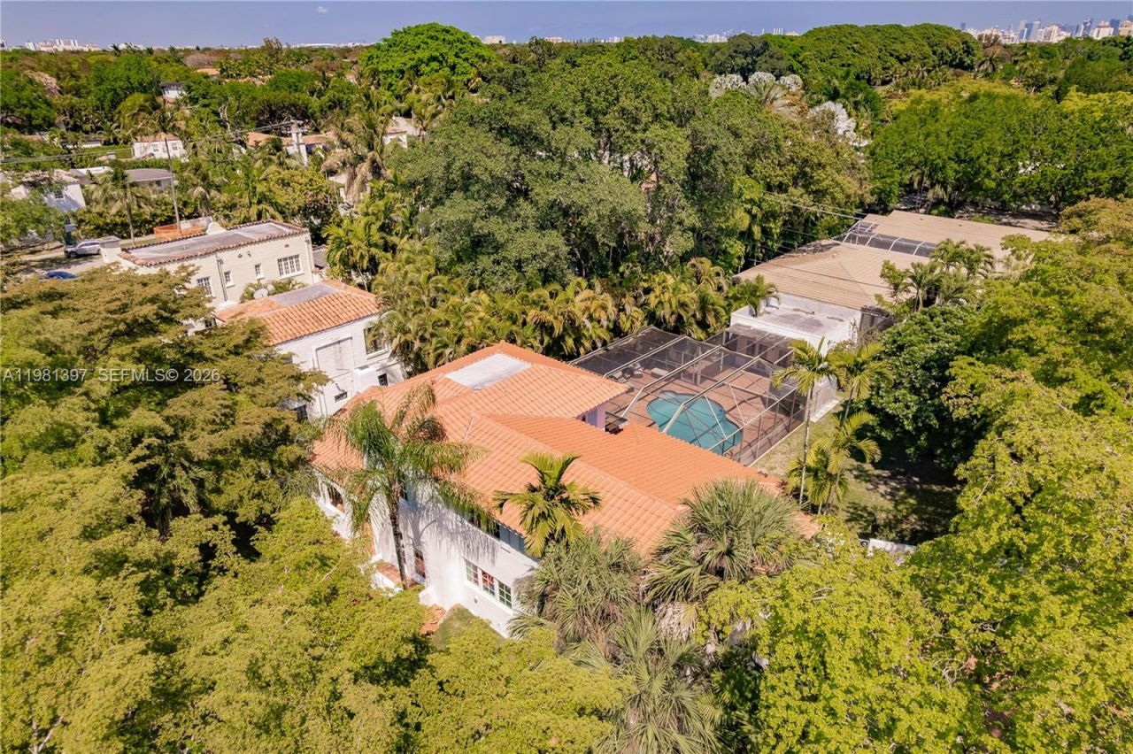 2111 Alhambra Cir, Coral Gables, FL 33134 Photo