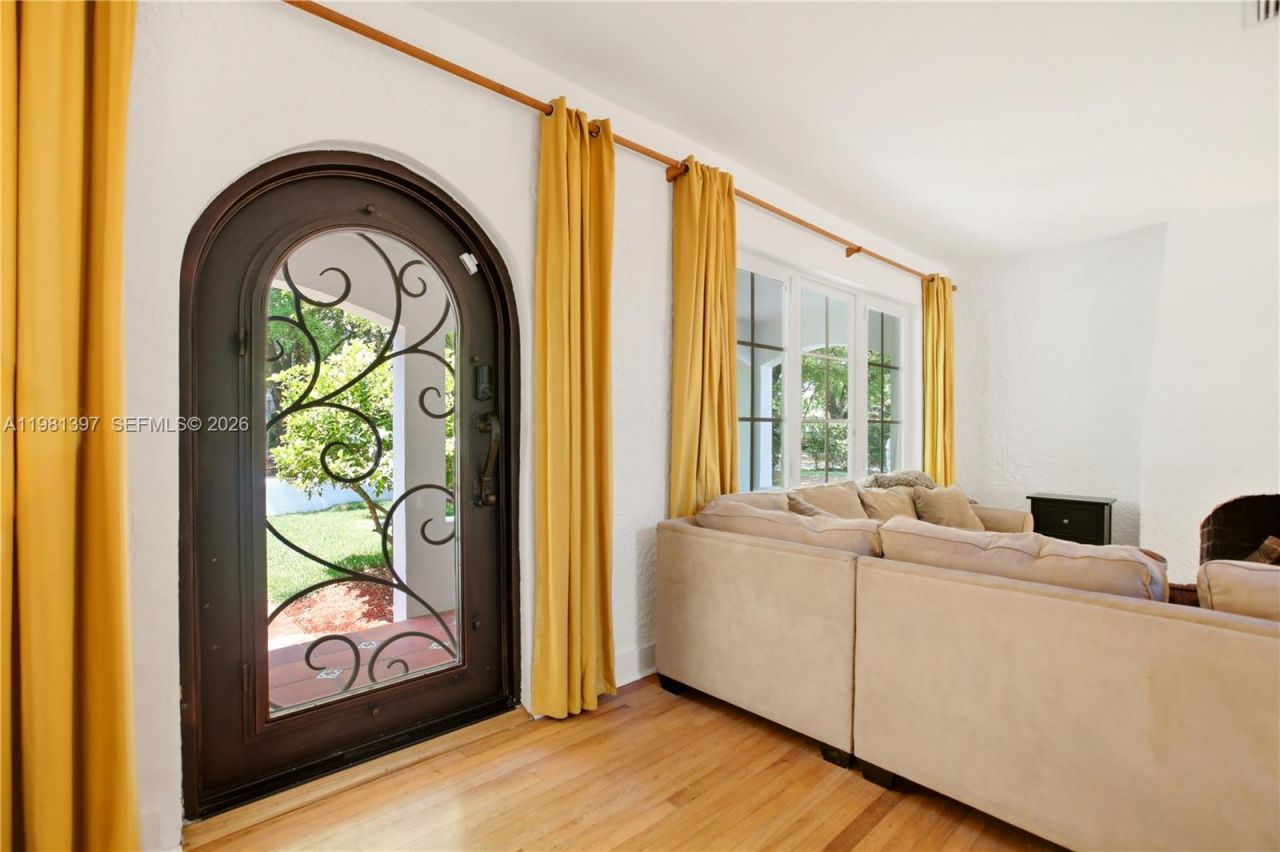 2111 Alhambra Cir, Coral Gables, FL 33134 Photo