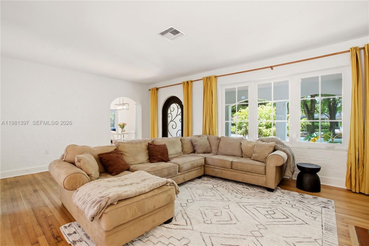 2111 Alhambra Cir, Coral Gables, FL 33134 Photo