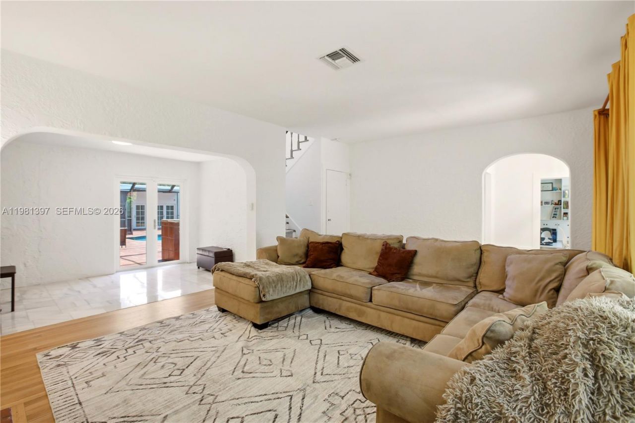 2111 Alhambra Cir, Coral Gables, FL 33134 Photo