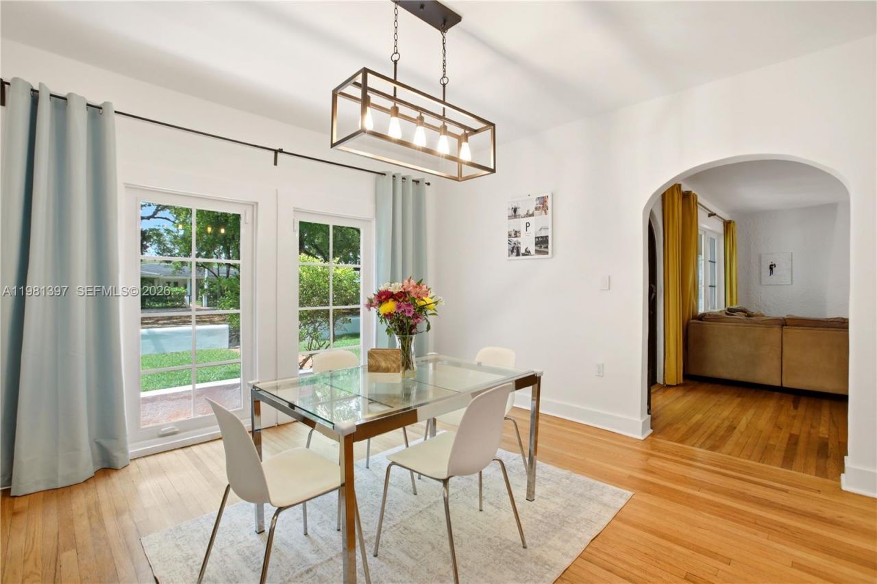 2111 Alhambra Cir, Coral Gables, FL 33134 Photo