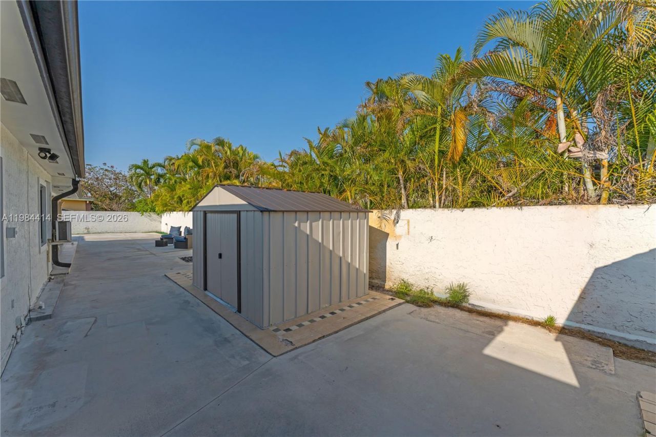 2401 SW 132nd Ave, Miami, FL 33175 Photo