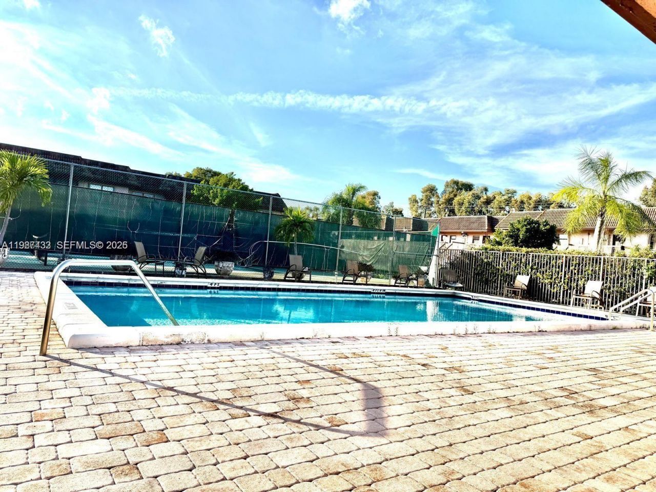 10616 NW 10th St, Unit 104, Pembroke Pines, FL 33026 Photo