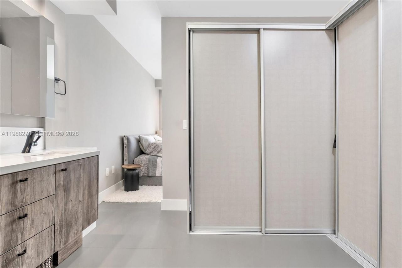 6365 Collins Ave, Unit 4307, Miami Beach, FL 33141 Photo