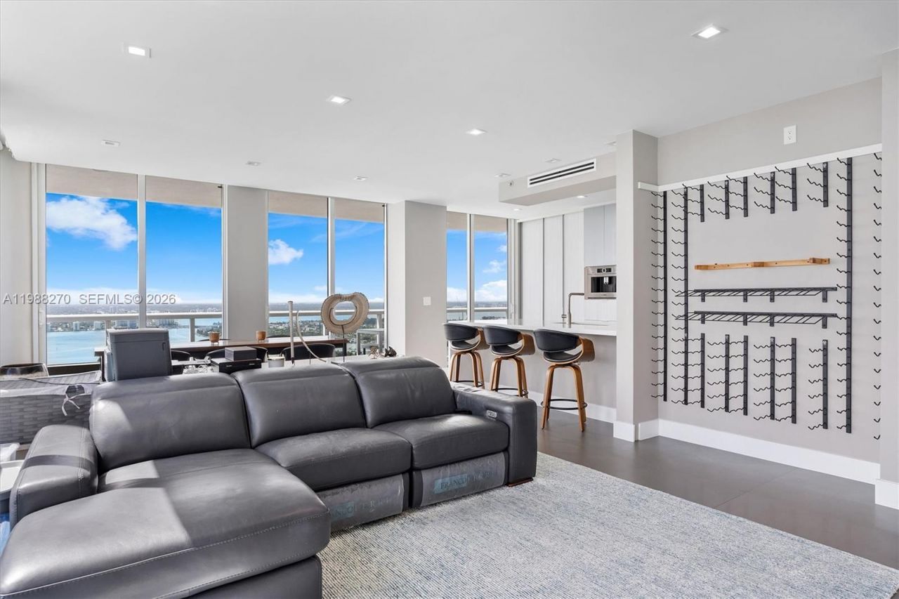 6365 Collins Ave, Unit 4307, Miami Beach, FL 33141 Photo