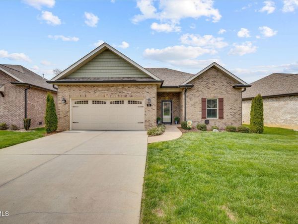 96 Ripple Falls Private Falls, Johnson City, TN 37615