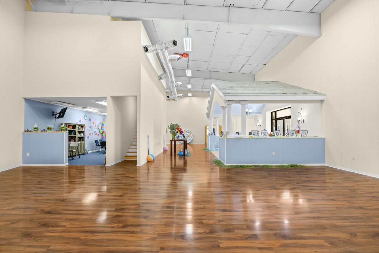 69 Jessamine Ave. Photo 11