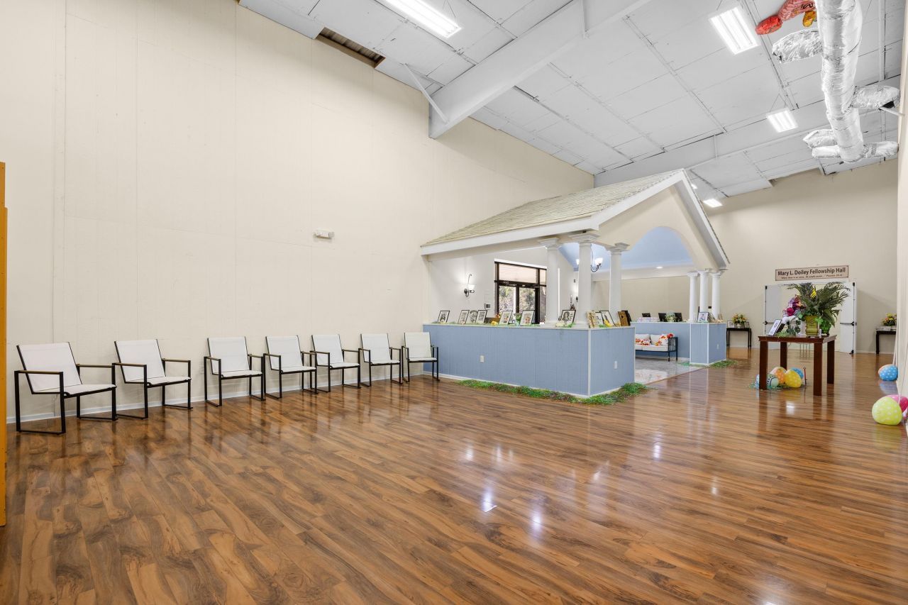 69 Jessamine Ave. Photo 16