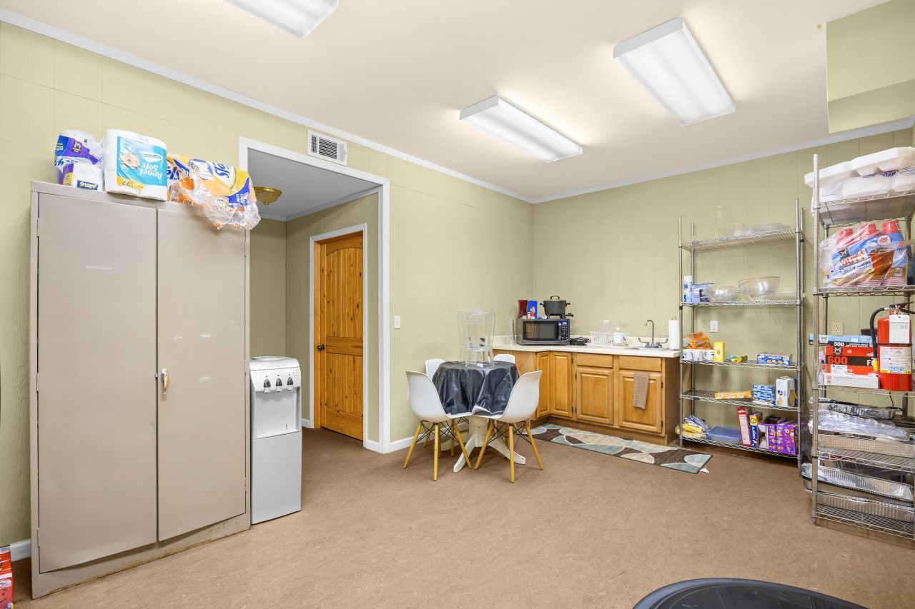 69 Jessamine Ave. Photo 9