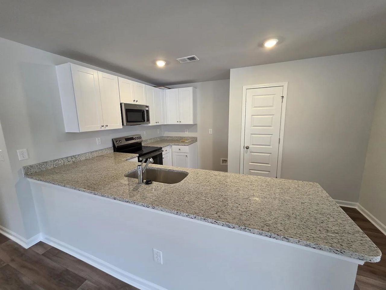 532 Runaway Train Dr Photo 5