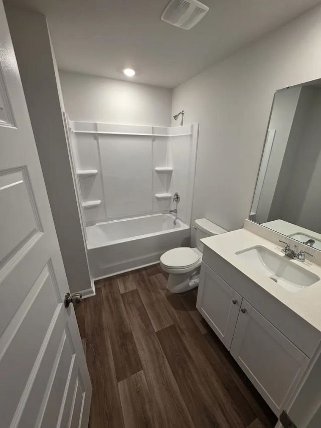 532 Runaway Train Dr Photo 9