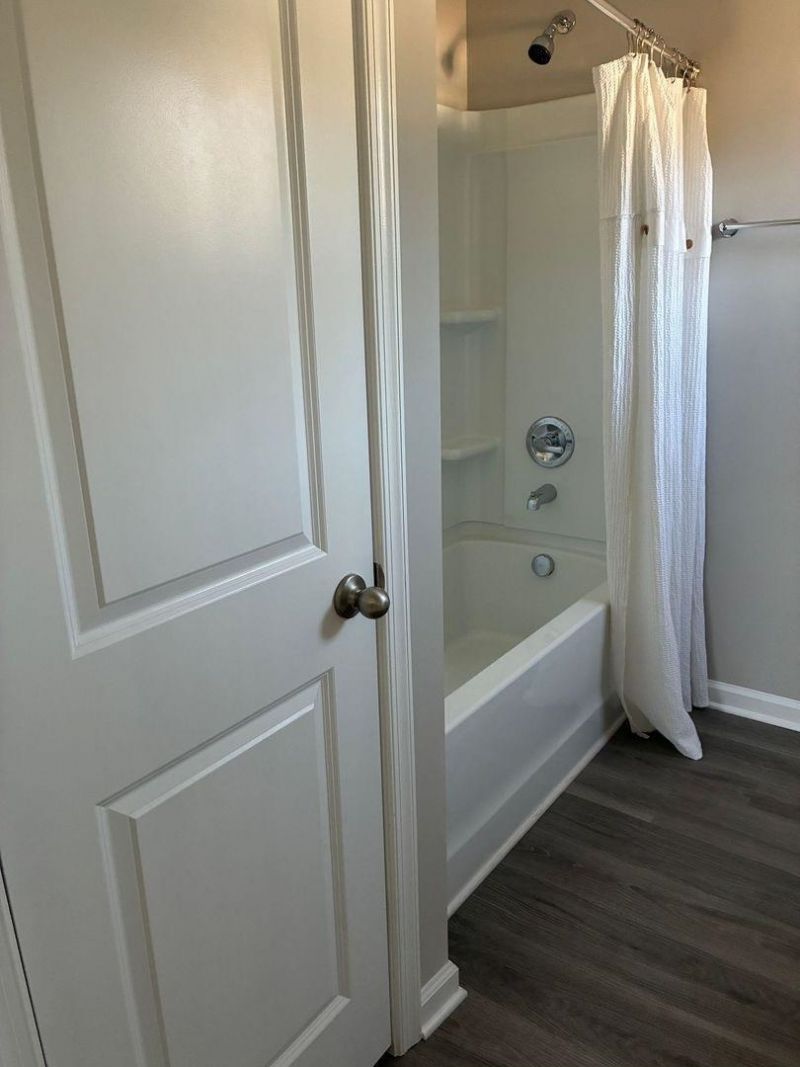 132 Villa Grande St. Photo 7