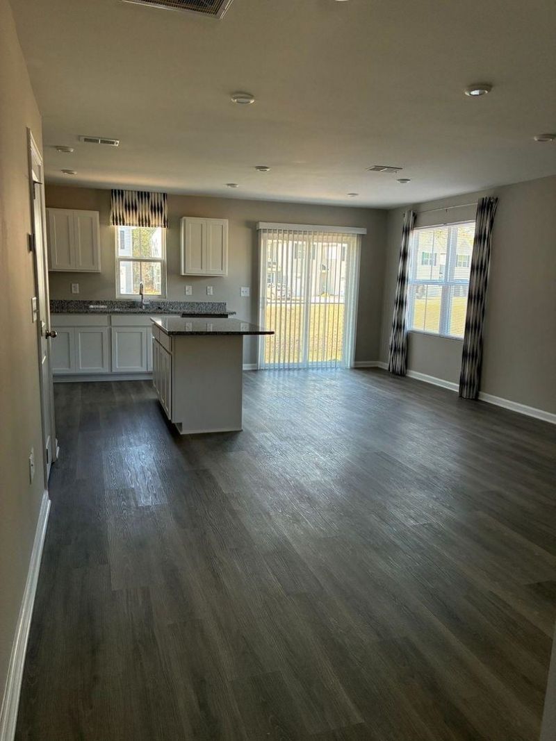 132 Villa Grande St. Photo 9