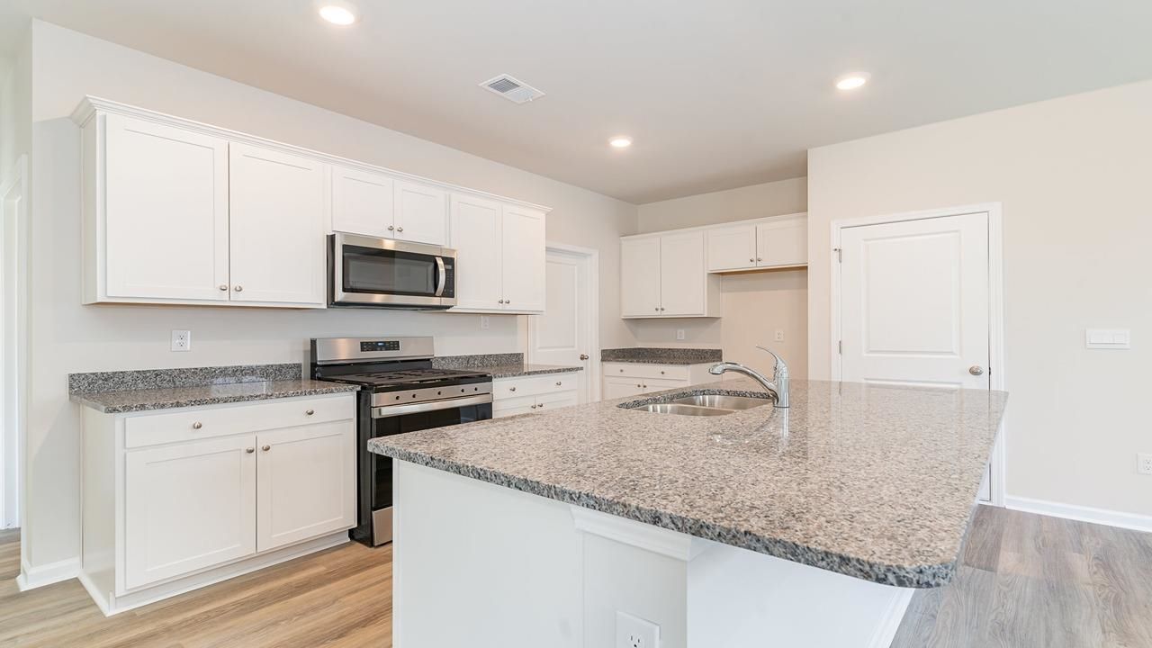 735 Grateful Dr. Photo 5