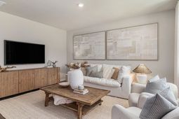 560 Acosta Circle photo 4