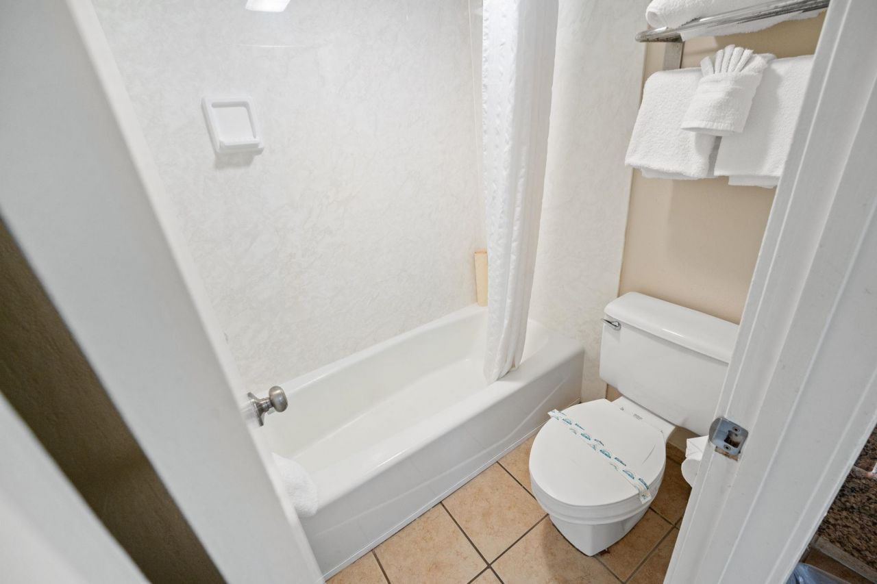 1105 S Ocean Blvd. S  Photo 25