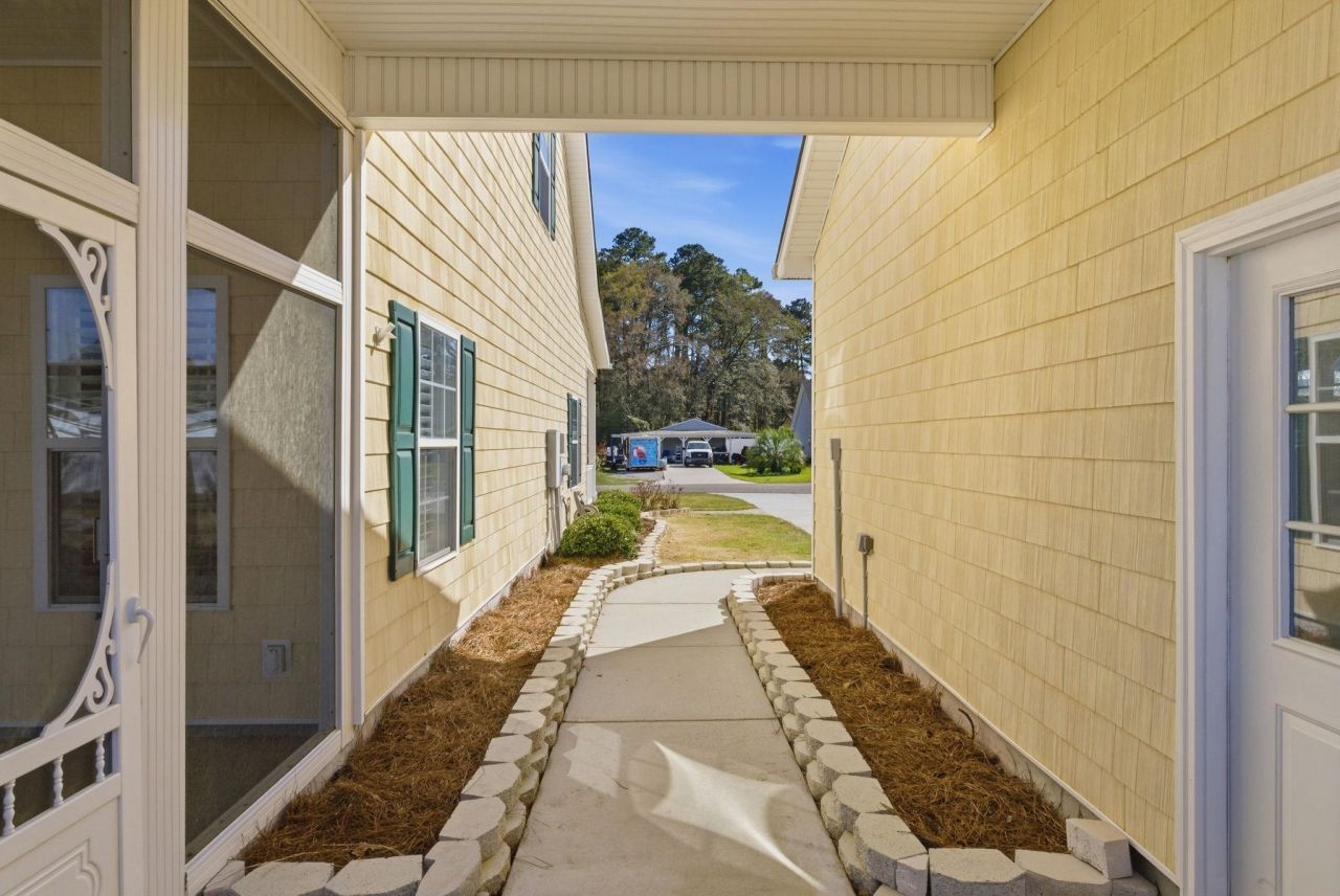 4241 Graystone Blvd. Photo 7