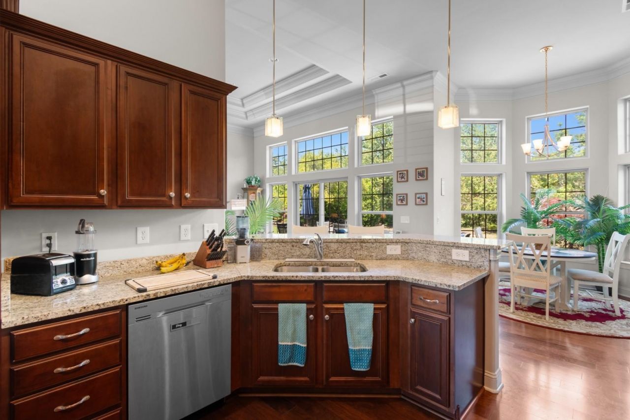 9060 Abingdon Dr.  Photo 11