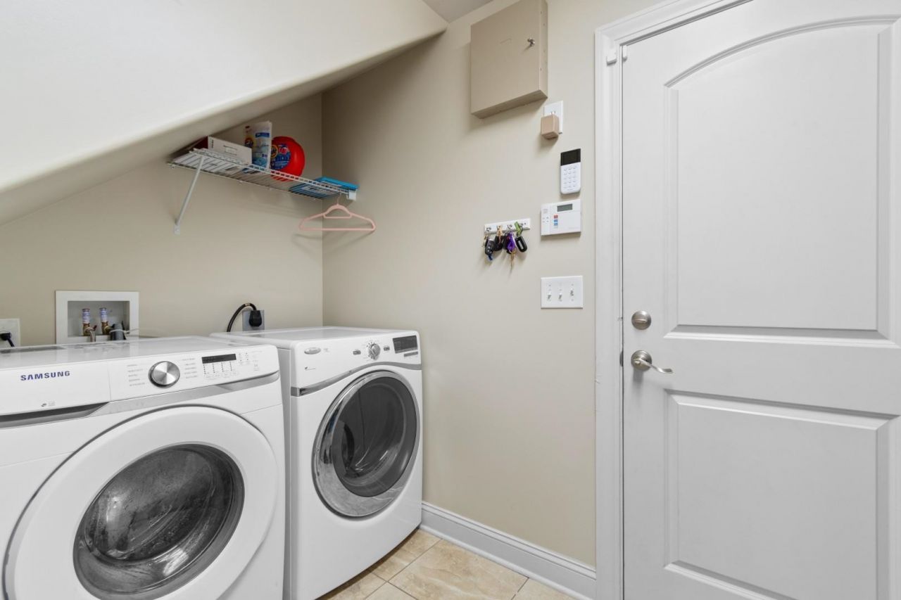 9060 Abingdon Dr.  Photo 19