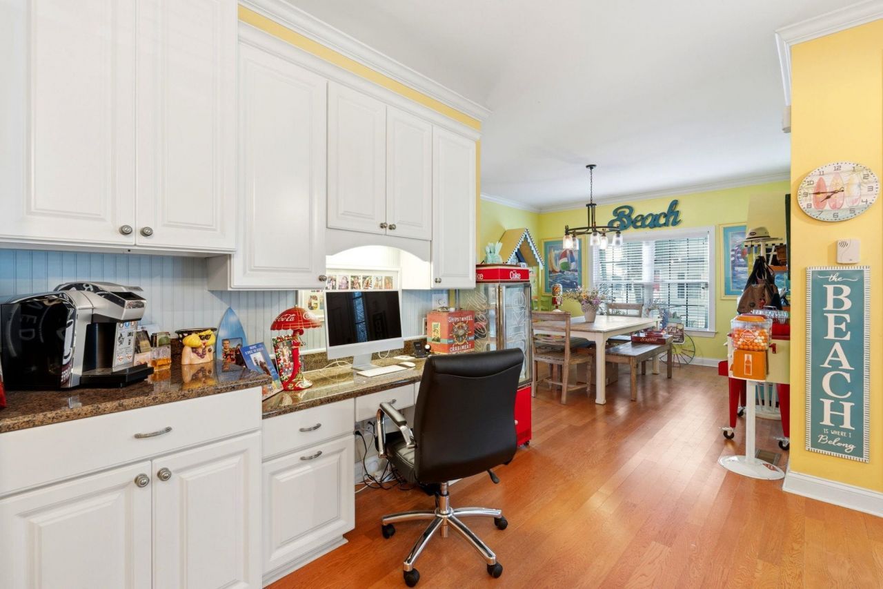 611 South Palmetto Way Photo 13