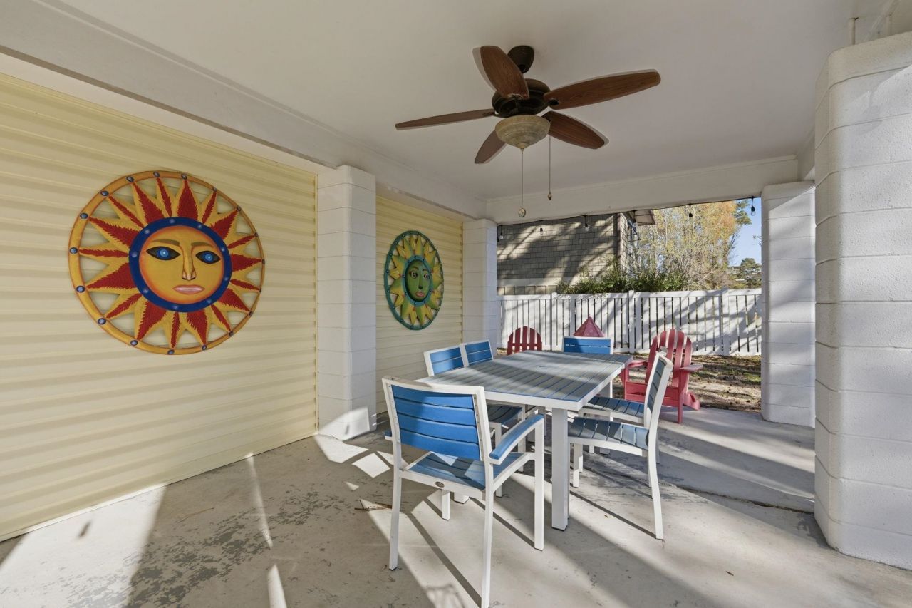 611 South Palmetto Way Photo 31