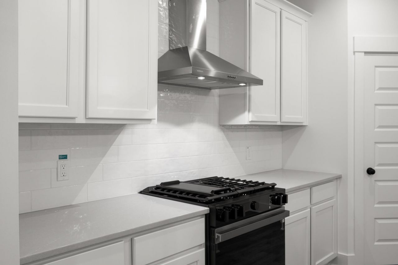 4950 Huckleberry Ln. Photo 7