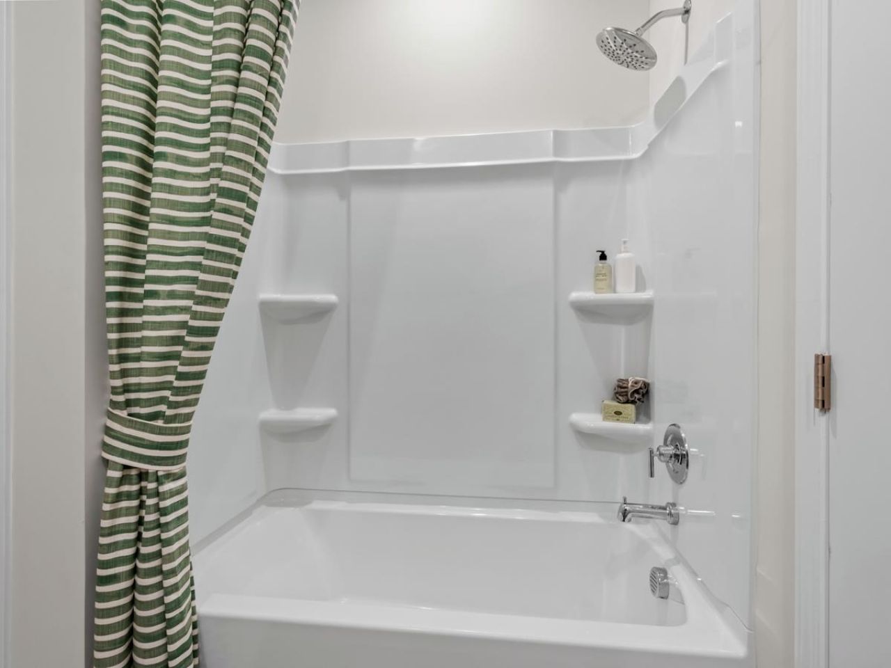 8216 Essence Dr. Photo 14