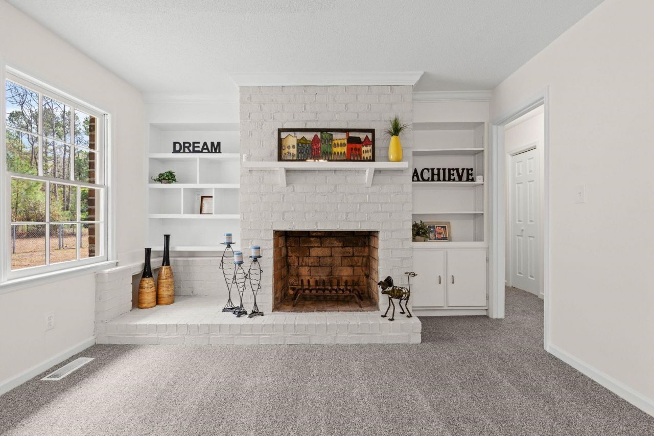 83 Pond St.  Photo 10