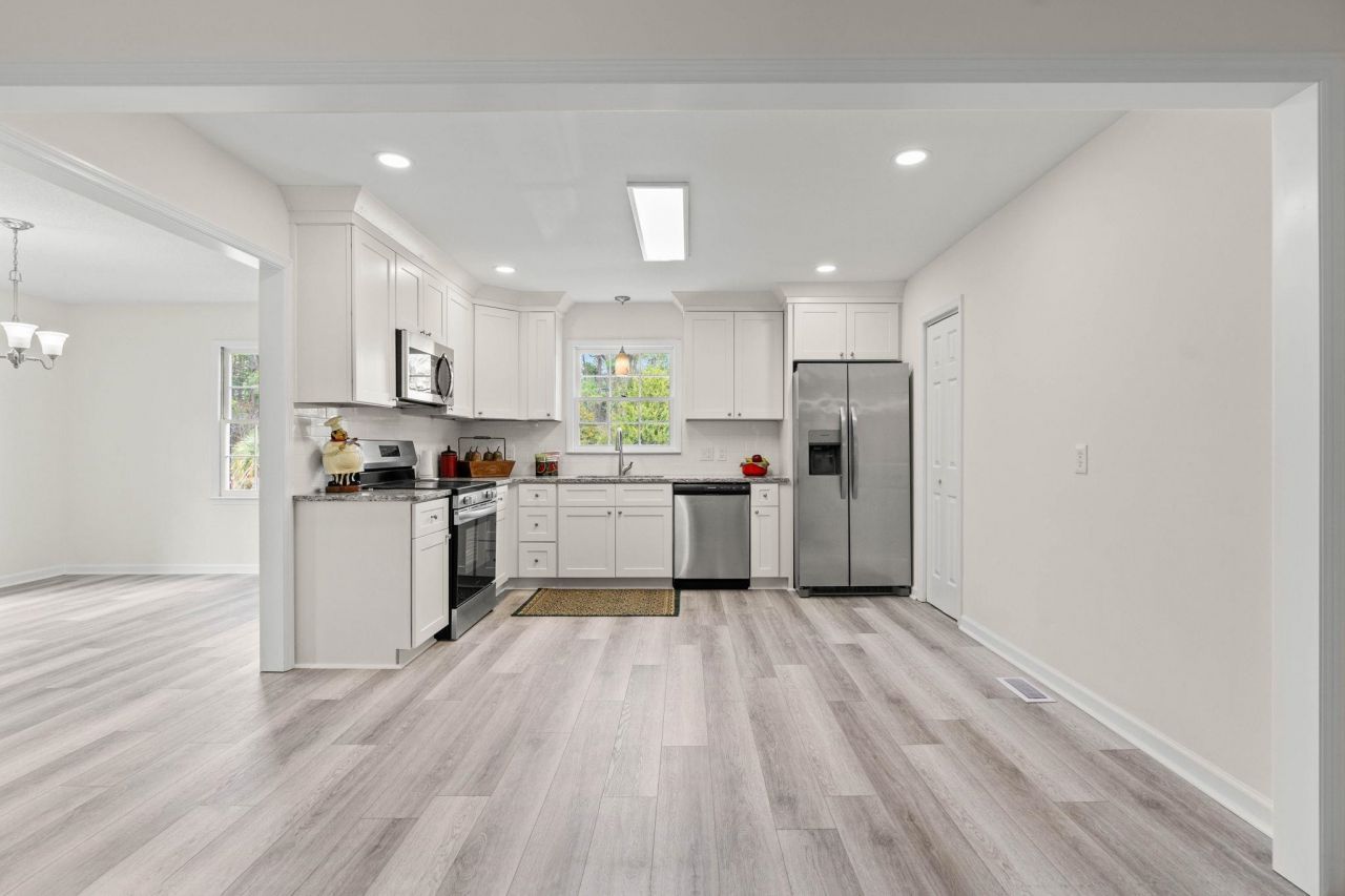 83 Pond St.  Photo 11