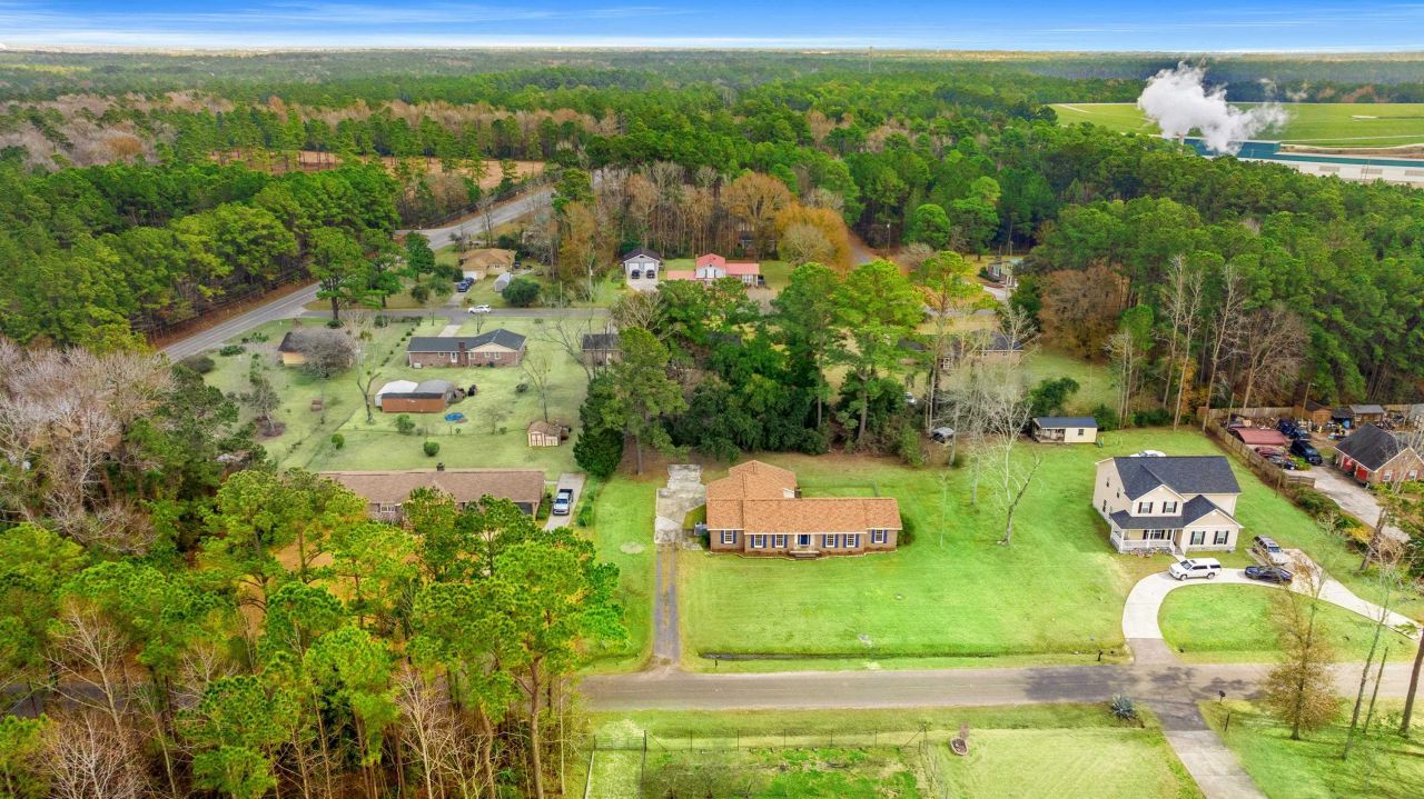 83 Pond St.  Photo 22