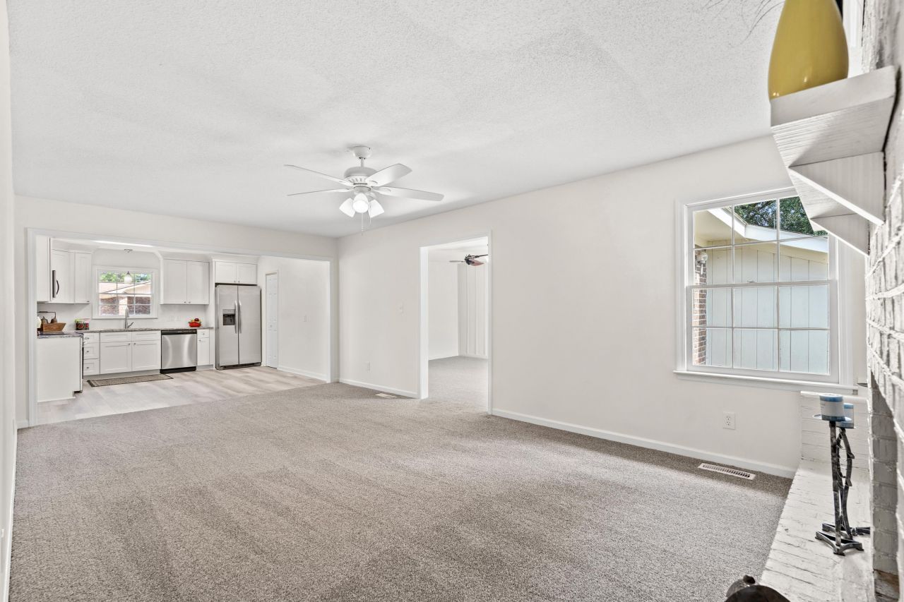 83 Pond St.  Photo 9