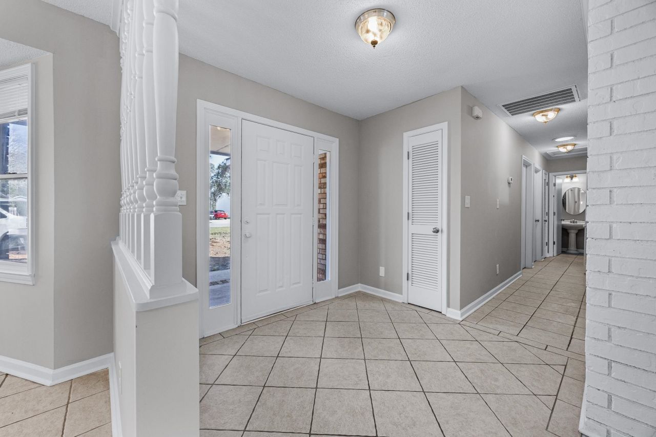 522 Plantation Dr. Photo 5