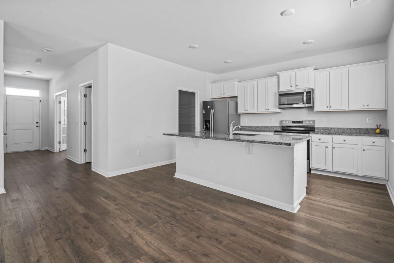 543 Meadowgrass Ct. Photo 7