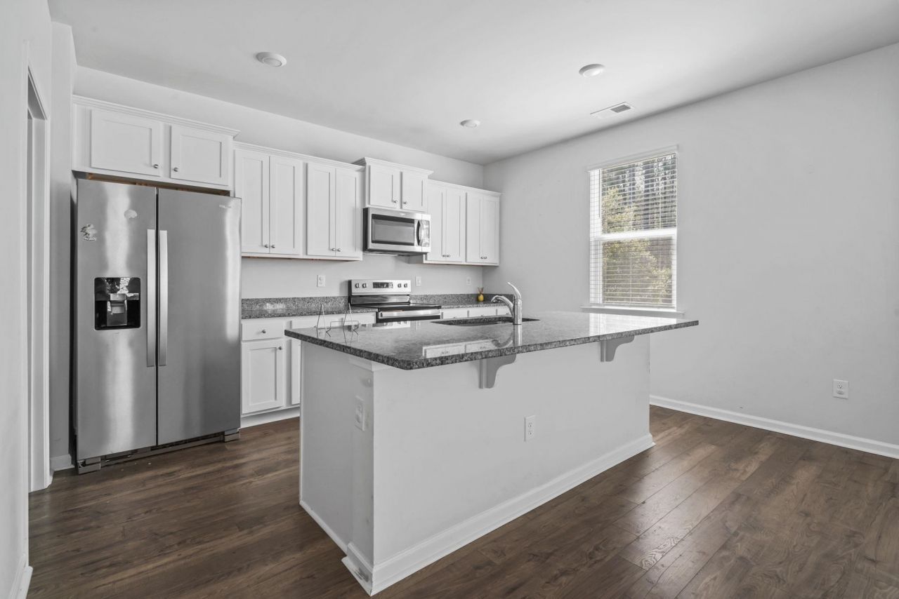 543 Meadowgrass Ct. Photo 8